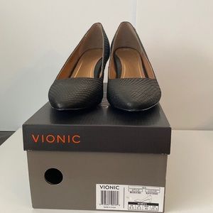 Vionic Madison Mia black snake 8.5 new with box